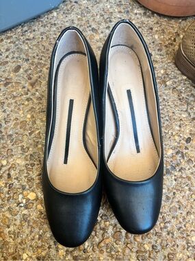 new directions Black Round-Toe Low Heels